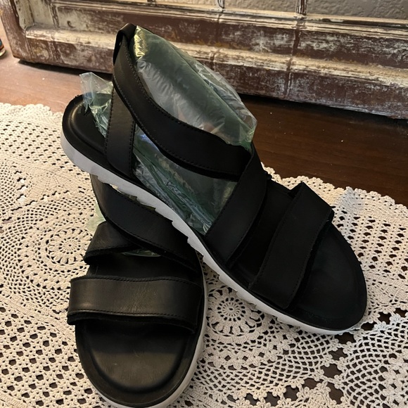 Toms Unique Black Sandals , Leather Straps , Size 11, Sidney - Picture 3 of 7